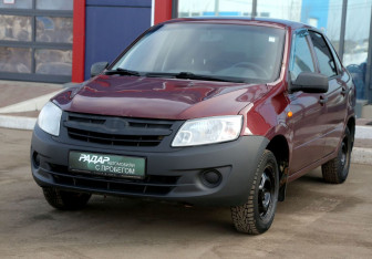Подержанный автомобиль LADA (ВАЗ) Granta Sedan 2012 года (3 фото)