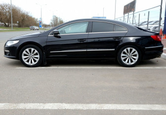 Подержанный автомобиль Volkswagen Passat CC 2011 года (8 фото)