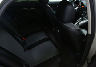 Подержанный автомобиль Toyota Auris Hatchback 2008 года (6 фото)