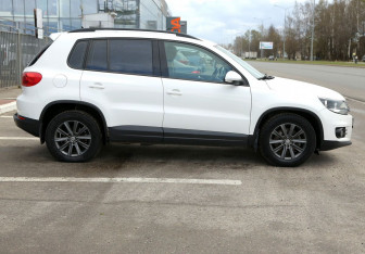 Подержанный автомобиль Volkswagen Tiguan 2012 года (7 фото)