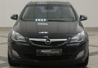 Подержанный автомобиль Opel Astra Hatchback 2010 года (6 фото)