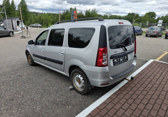 Подержанный автомобиль LADA (ВАЗ) Largus Wagon 2014 года (5 фото)