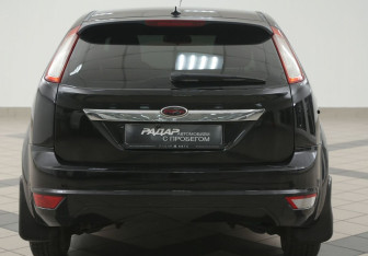Подержанный автомобиль Ford Focus Hatchback 2008 года (3 фото)
