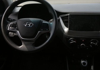 Подержанный автомобиль Hyundai Solaris Sedan 2020 года (14 фото)