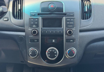 Подержанный автомобиль Kia Cerato Sedan 2010 года (14 фото)