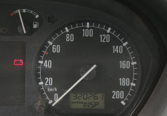 Подержанный автомобиль Skoda Fabia Wagon 2002 года (17 фото)