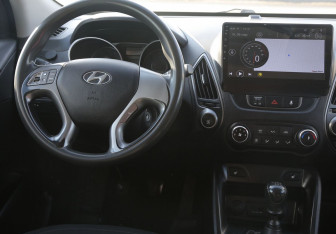 Подержанный автомобиль Hyundai ix35 2013 года (14 фото)