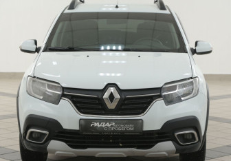 Подержанный автомобиль Renault Sandero 2020 года (6 фото)