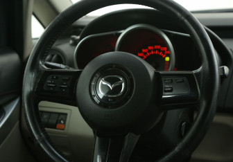 Подержанный автомобиль Mazda CX-7 2008 года (16 фото)