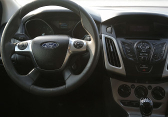 Подержанный автомобиль Ford Focus Hatchback 2011 года (14 фото)