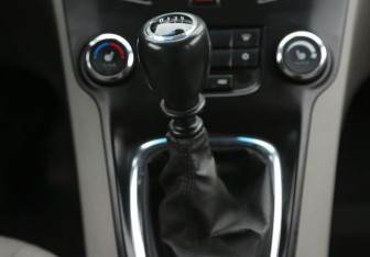 Подержанный автомобиль Chevrolet Orlando 2012 года (13 фото)