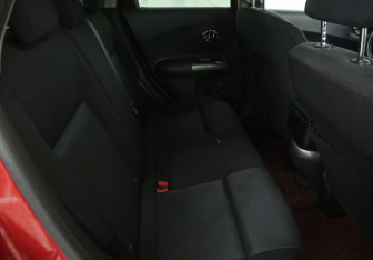 Подержанный автомобиль Nissan Juke 2012 года (11 фото)