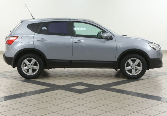 Подержанный автомобиль Nissan Qashqai 2012 года (5 фото)