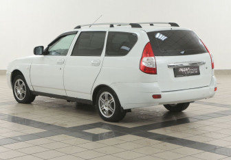 Подержанный автомобиль LADA (ВАЗ) Priora Wagon 2012 года (2 фото)
