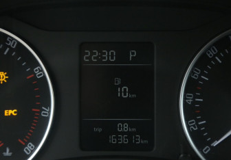 Подержанный автомобиль Skoda Octavia Liftback 2012 года (18 фото)