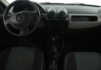 Подержанный автомобиль Renault Logan Sedan 2012 года (12 фото)