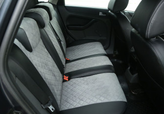 Подержанный автомобиль Ford Focus Wagon 2006 года (11 фото)