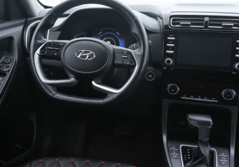 Подержанный автомобиль Hyundai Creta 2022 года (14 фото)