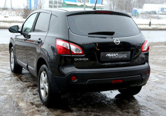 Подержанный автомобиль Nissan Qashqai 2012 года (4 фото)