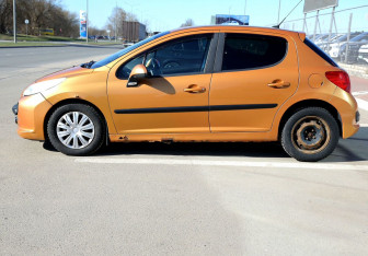 Подержанный автомобиль Peugeot 207 Hatchback 2008 года (8 фото)