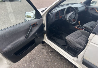 Подержанный автомобиль Volkswagen Passat Sedan 1989 года (9 фото)