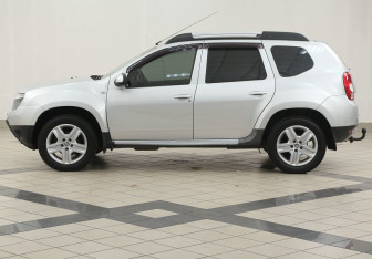 Подержанный автомобиль Renault Duster 2012 года (7 фото)