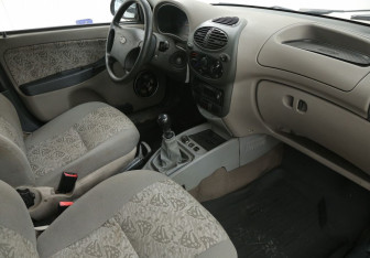 Подержанный автомобиль LADA (ВАЗ) Kalina Sedan 2006 года (9 фото)