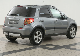 Подержанный автомобиль Suzuki SX4 Hatchback 2012 года (4 фото)