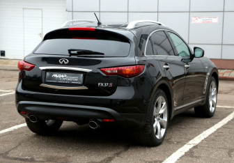 Подержанный автомобиль Infiniti FX 2012 года (6 фото)