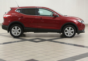 Подержанный автомобиль Nissan Qashqai 2014 года (5 фото)