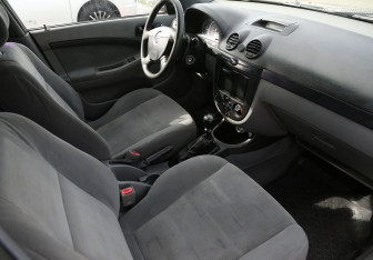 Подержанный автомобиль Chevrolet Lacetti Hatchback 2006 года (9 фото)