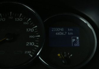 Подержанный автомобиль Renault Fluence 2011 года (18 фото)