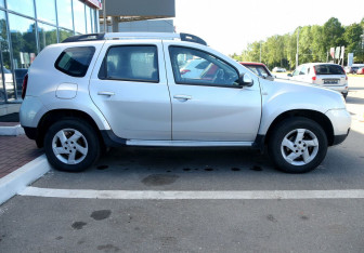Подержанный автомобиль Renault Duster 2015 года (7 фото)