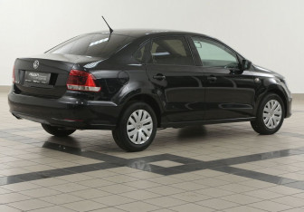 Подержанный автомобиль Volkswagen Polo Sedan 2015 года (4 фото)