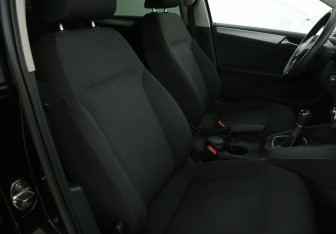 Подержанный автомобиль Volkswagen Jetta Sedan 2013 года (10 фото)