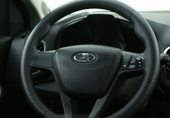 Подержанный автомобиль LADA (ВАЗ) XRAY 2016 года (16 фото)