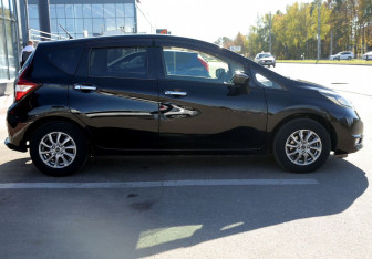 Подержанный автомобиль Nissan Note 2017 года (7 фото)