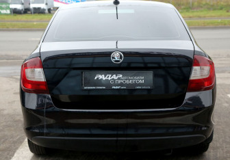 Подержанный автомобиль Skoda Rapid Liftback 2018 года (5 фото)