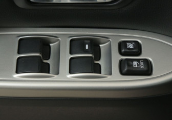 Подержанный автомобиль Mitsubishi Pajero 2014 года (17 фото)