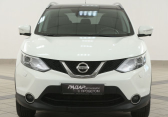 Подержанный автомобиль Nissan Qashqai 2014 года (6 фото)