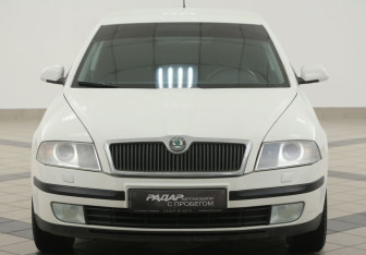 Подержанный автомобиль Skoda Octavia Liftback 2008 года (6 фото)