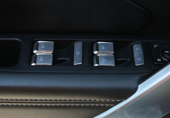 Подержанный автомобиль Geely Atlas Pro 2022 года (17 фото)