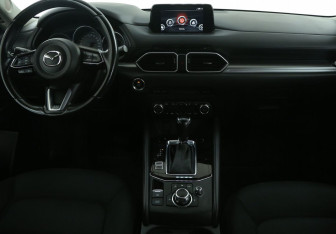Подержанный автомобиль Mazda CX-5 2018 года (12 фото)