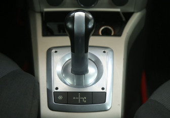 Подержанный автомобиль Opel Astra Hatchback 2008 года (15 фото)