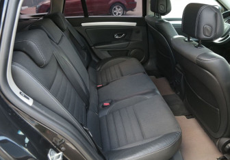 Подержанный автомобиль Renault Laguna Wagon 2008 года (11 фото)