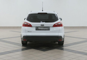 Подержанный автомобиль Ford Focus Wagon 2012 года (3 фото)