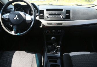 Подержанный автомобиль Mitsubishi Lancer Sedan 2007 года (12 фото)