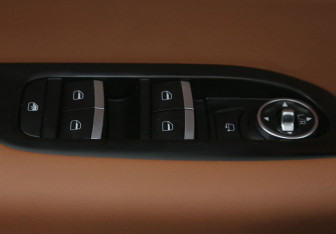 Подержанный автомобиль Chery Tiggo 8 Pro Max 2023 года (17 фото)