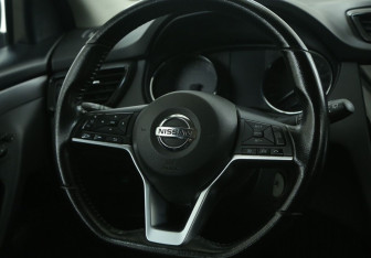 Подержанный автомобиль Nissan Qashqai 2021 года (16 фото)
