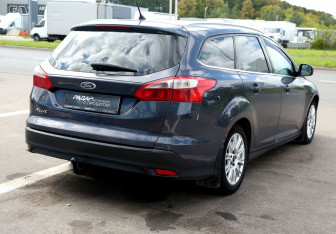 Подержанный автомобиль Ford Focus Wagon 2012 года (6 фото)